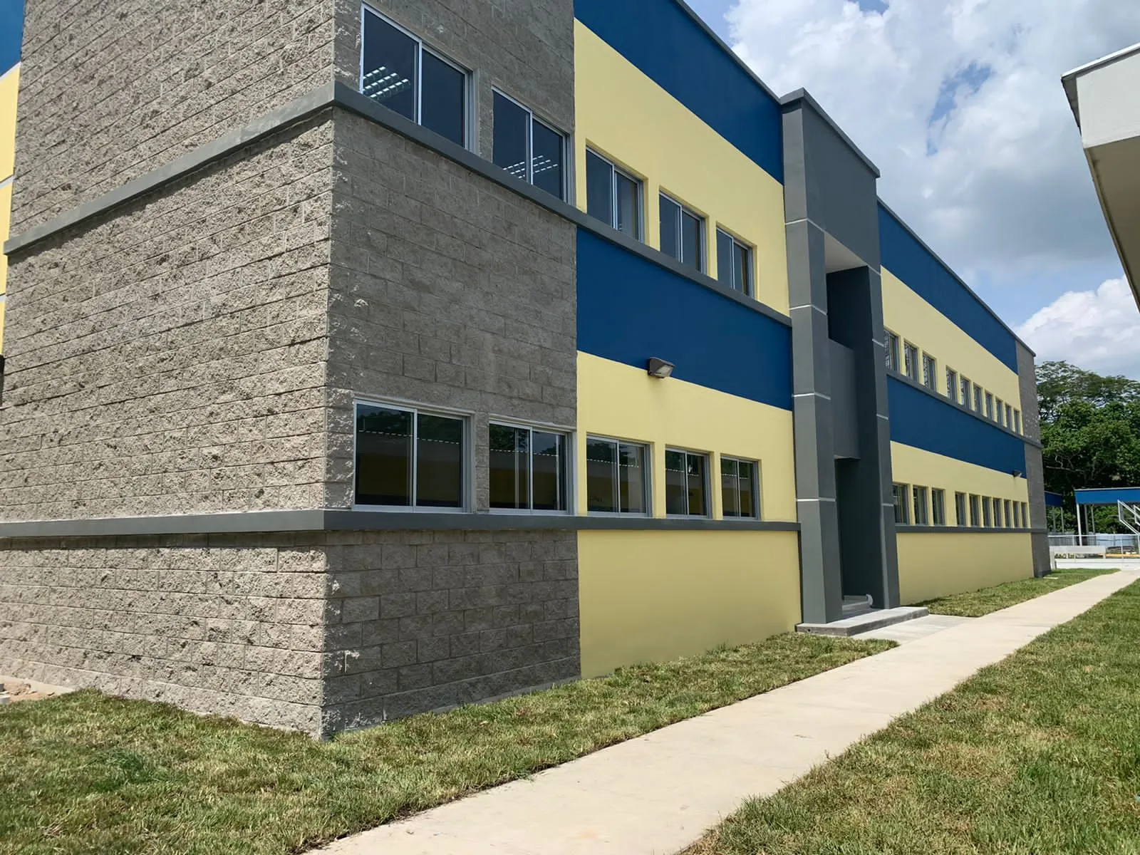 Diseño y Construcción del centro de certificación de conductores de la Dirección Nacional de Vialidad y Transporte